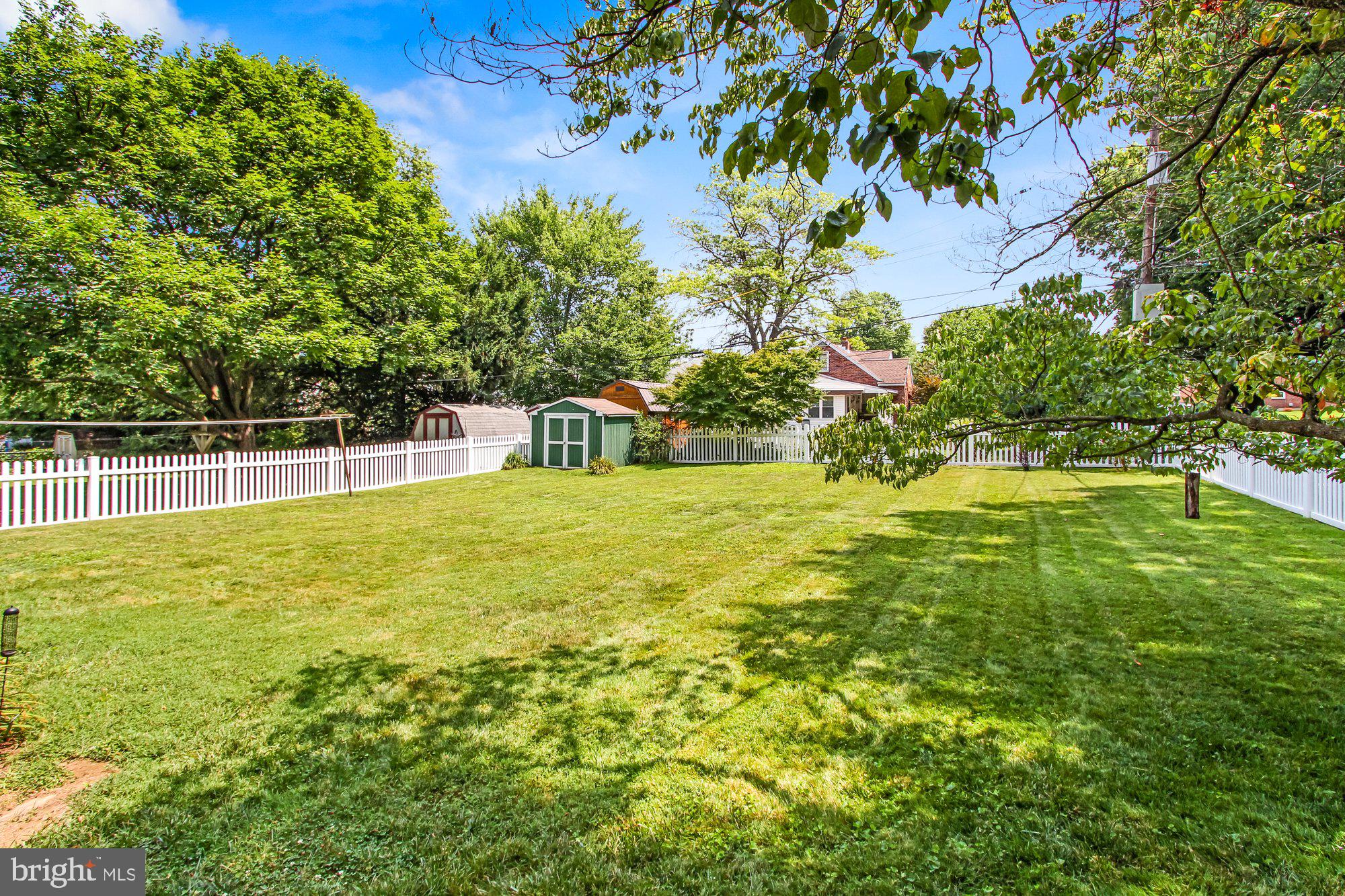 121 Lyndhurst Road York, PA 17402 - Photo 10 of 35 Gallery Image 10