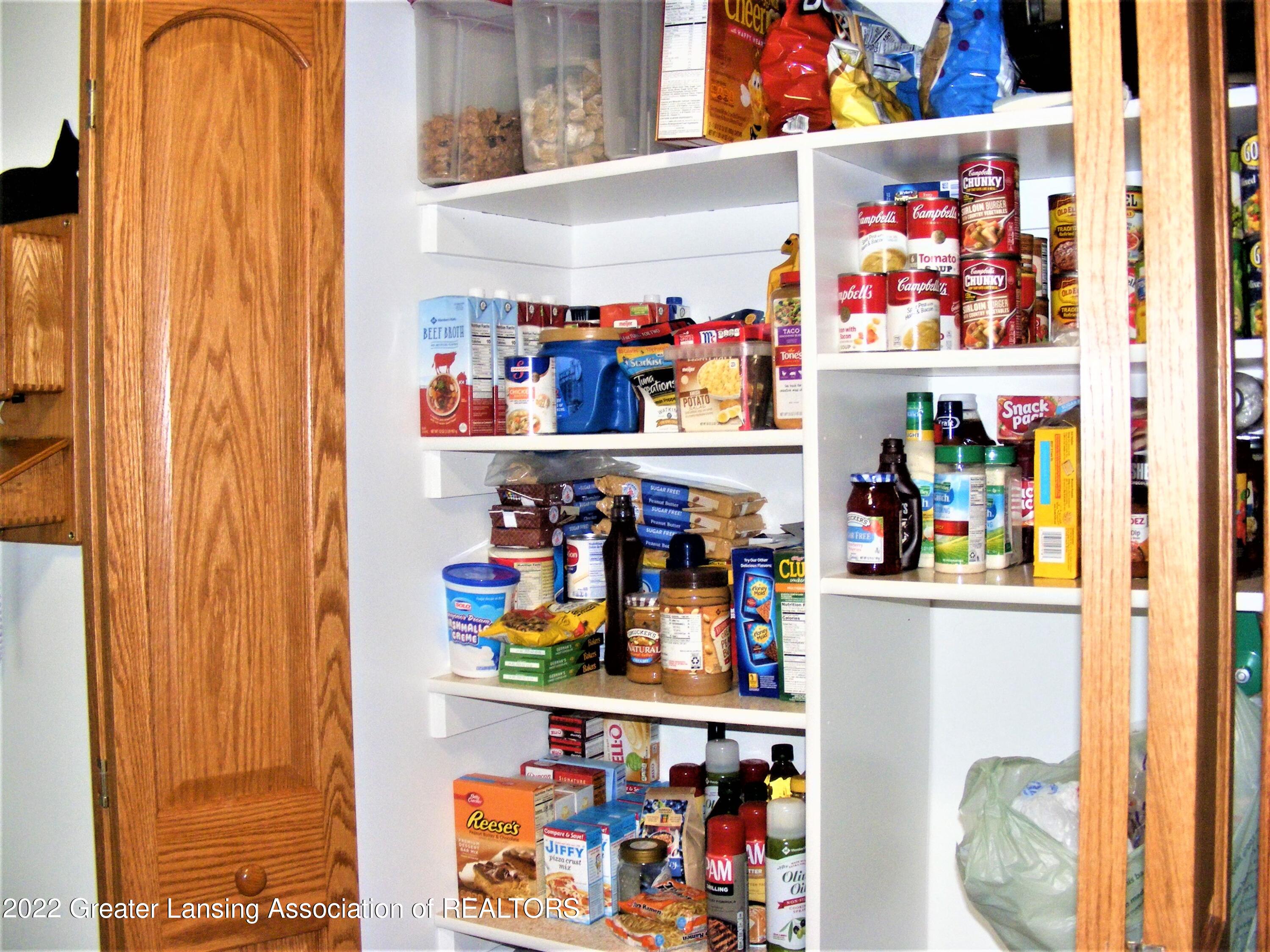 2183 Arch Road Eaton Rapids, MI 48827 - Photo 9 of 34 Pantry