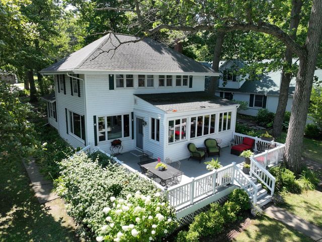 2225 South Shore Drive, Delavan, WI 53115