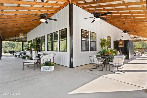 $944,900 | 47 Fulmer Road, Como, MS 38619