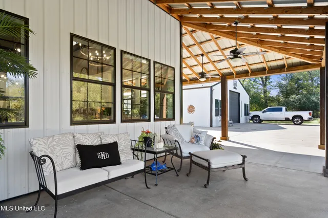 $945,000 | 47 Fulmer Road, Como, MS 38619