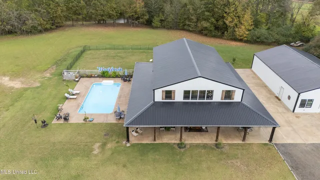 $945,000 | 47 Fulmer Road, Como, MS 38619