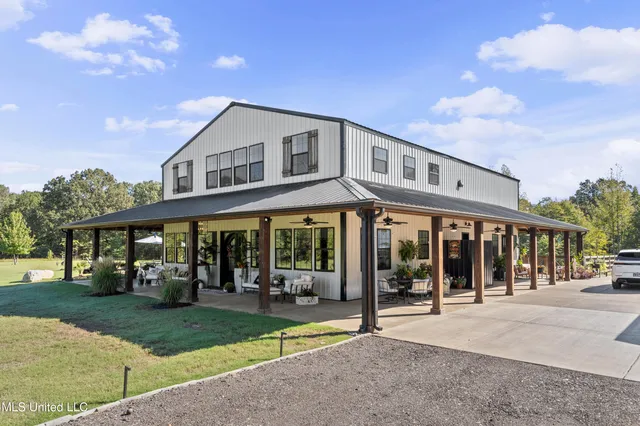 $945,000 | 47 Fulmer Road, Como, MS 38619