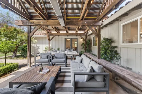 $3,750,000 | 1541 Chablis Road, Healdsburg, CA 95448
