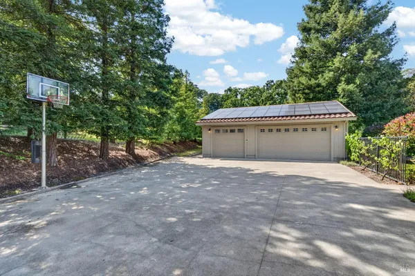 $3,750,000 | 1541 Chablis Road, Healdsburg, CA 95448