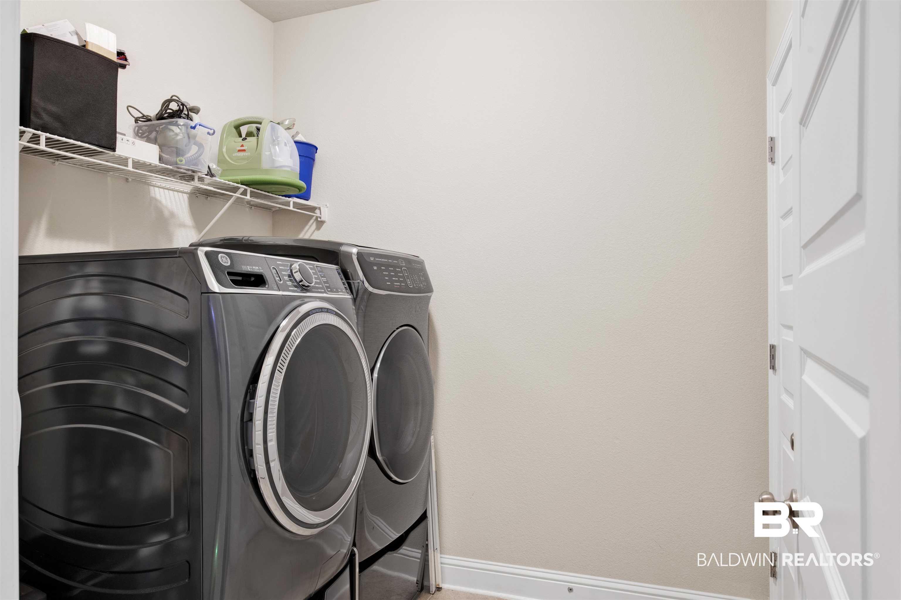 4196 Inverness Circle Gulf Shores, AL 36542 - Photo 27 of 43 Laundry