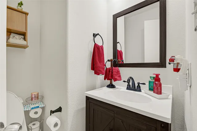 a view of a livingroom with furniture
