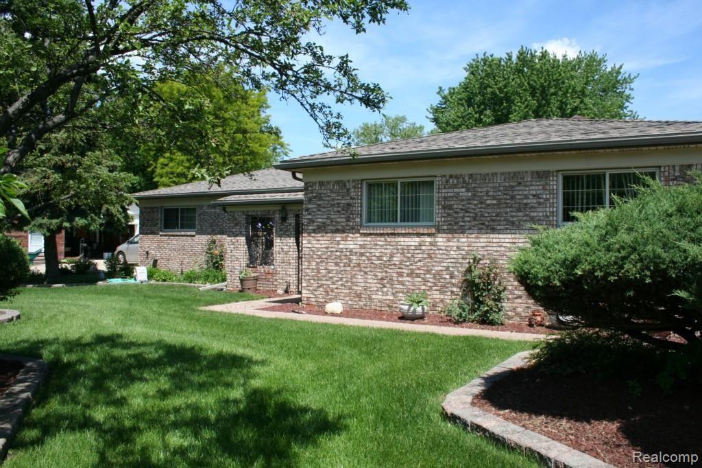3541 Leason Road Sterling Heights, MI 48310 - Photo 4 of 38 IMG_5784.jpg