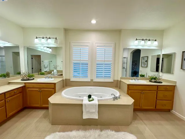 $1,099,000 | 372-372 South Caballo Street, Mountain House, CA 95391