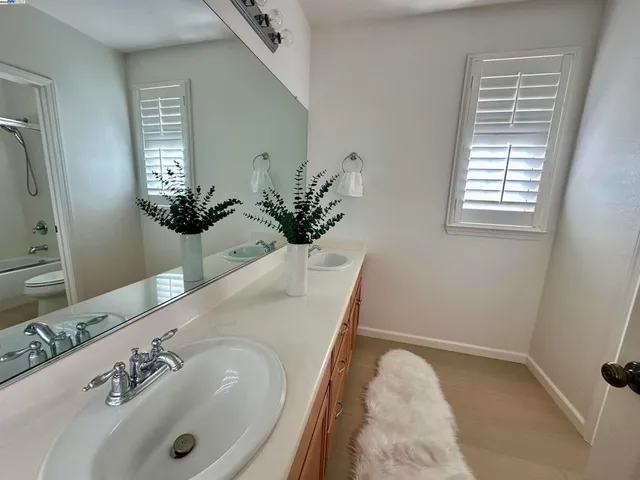 $1,099,000 | 372-372 South Caballo Street, Mountain House, CA 95391