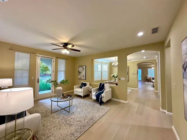 $1,099,000 | 372-372 South Caballo Street, Mountain House, CA 95391