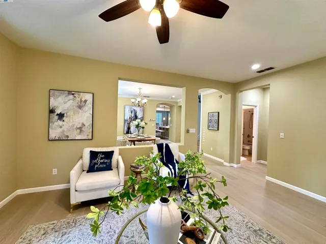 $1,099,000 | 372-372 South Caballo Street, Mountain House, CA 95391