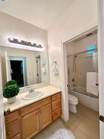 $1,099,000 | 372-372 South Caballo Street, Mountain House, CA 95391