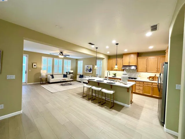 $1,099,000 | 372-372 South Caballo Street, Mountain House, CA 95391