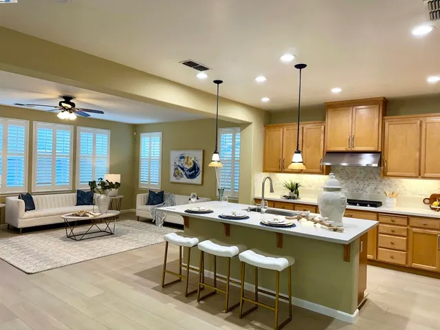 $1,099,000 | 372-372 South Caballo Street, Mountain House, CA 95391