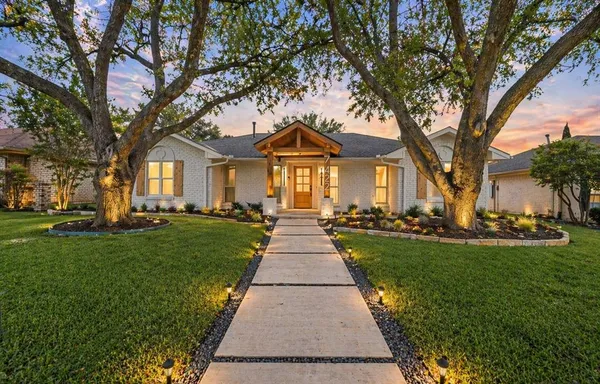 $799,999 | 7422 Foxworth Drive, Dallas, TX 75248