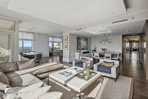 $2,300,000 | 55 East Erie Street, Unit 4301, Chicago, IL 60611