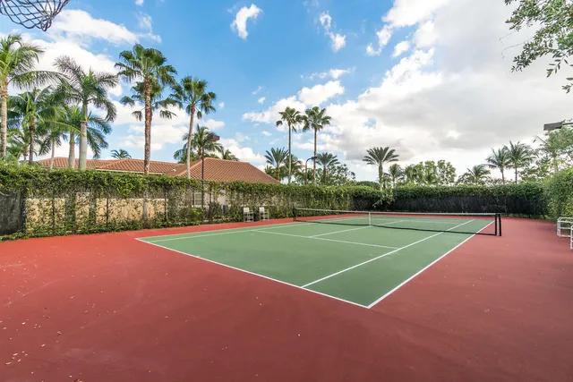 a view of a tennis court