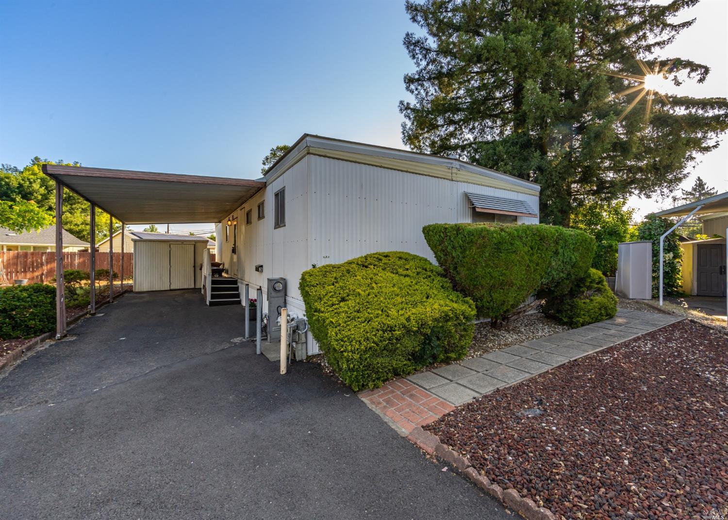 a view of a back yard of the house