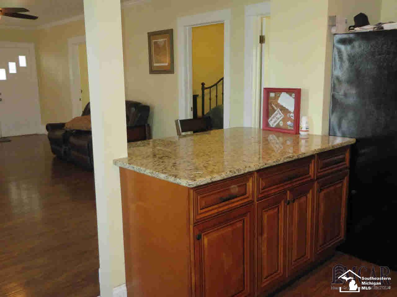 2360 Stewart Road Monroe, MI 48162 - Photo 4 of 28 21285153-3.JPG