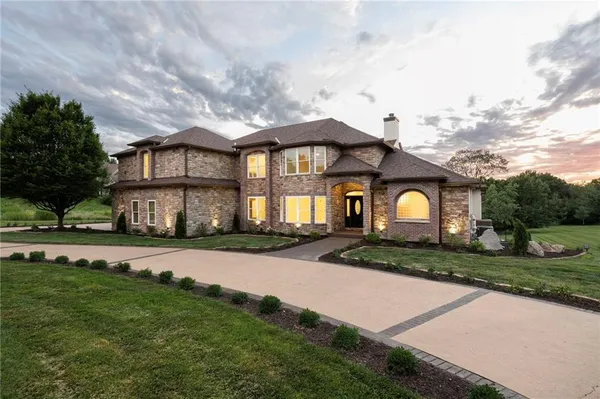 $1,100,000 | 15614 Quail Ridge Drive, Smithville, MO 64089