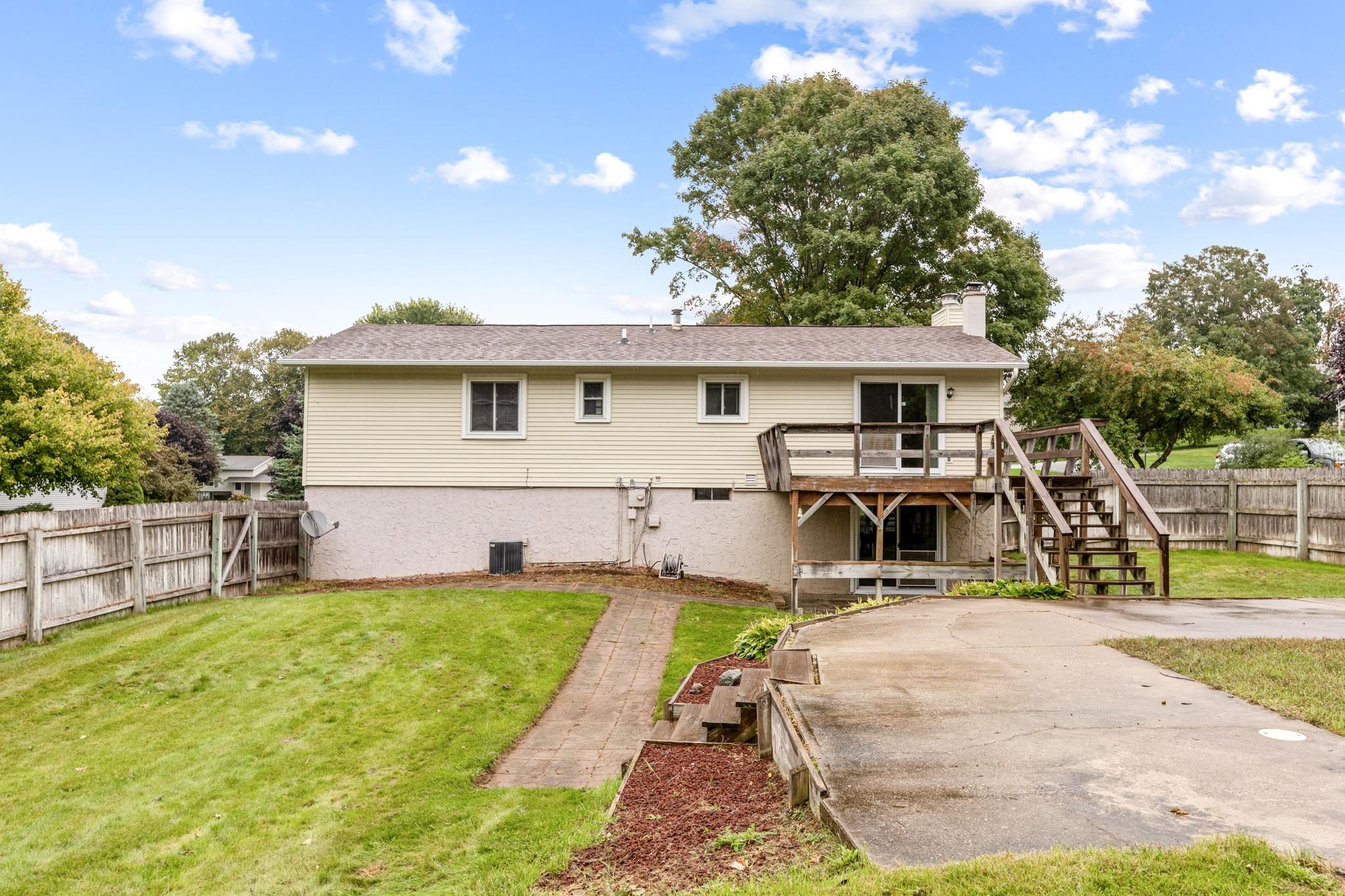 2721 Blue Ridge Lane Traverse City, MI 49685 - Photo 10 of 47 1915695-9.JPG