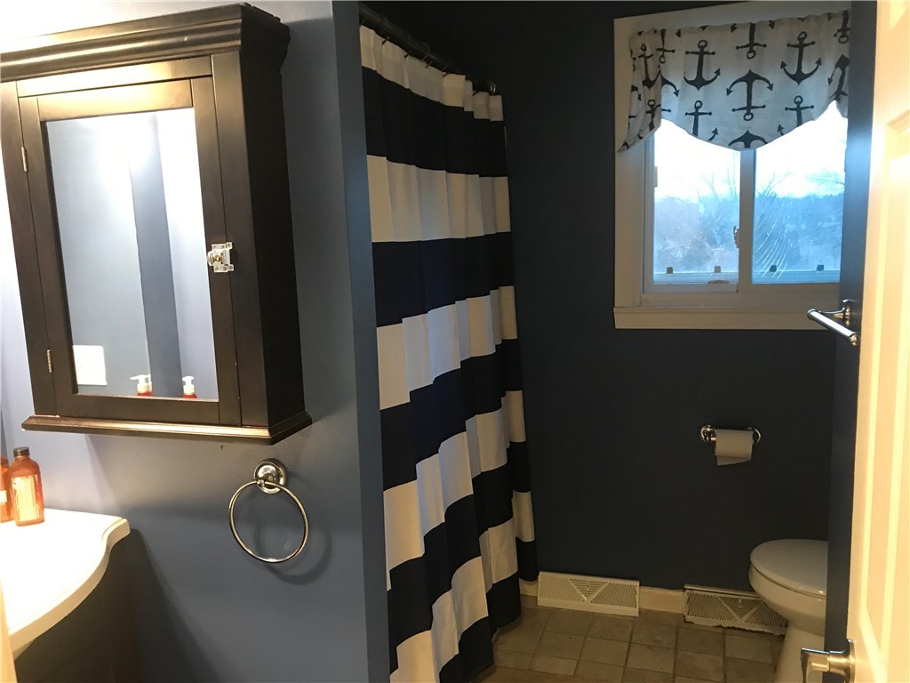 142 Hilton Road Warwick, RI 02889 - Photo 9 of 24