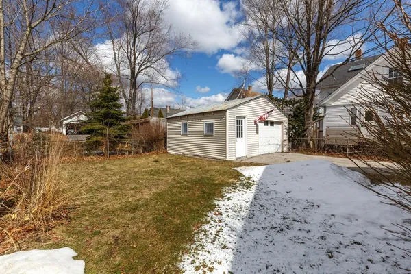 $3,300 | 48 Beacon Street, Concord, NH 03301