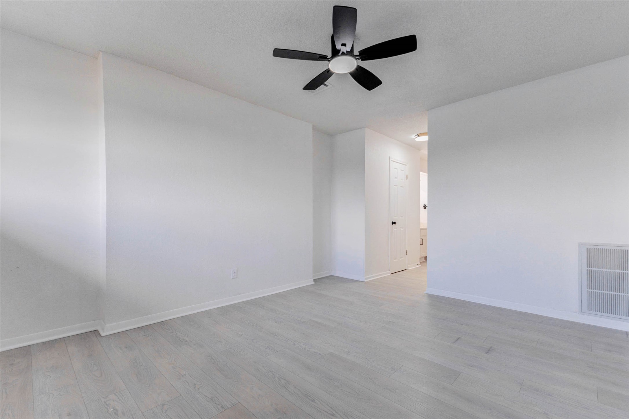 2135 Casa Rio Circle Dickinson, TX 77539 - Photo 13 of 21