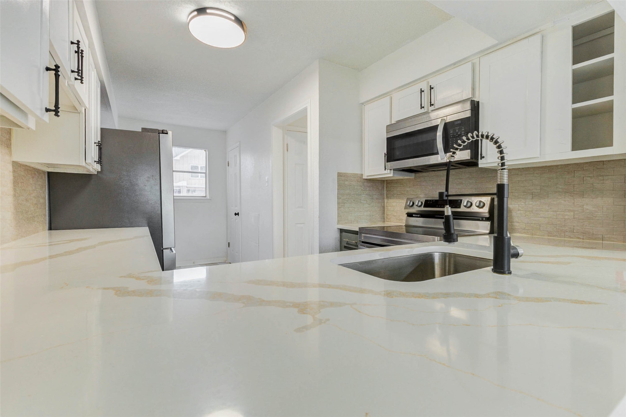 2135 Casa Rio Circle Dickinson, TX 77539 - Photo 8 of 21