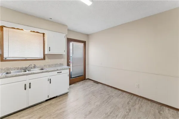 $300,000 | 113-115 Brookridge Drive, Harrisonville, MO 64701