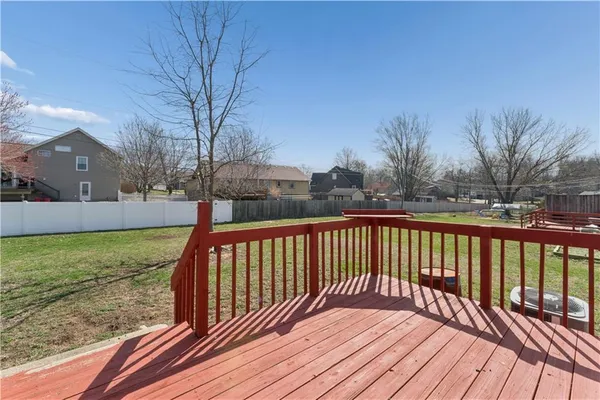 $300,000 | 113-115 Brookridge Drive, Harrisonville, MO 64701