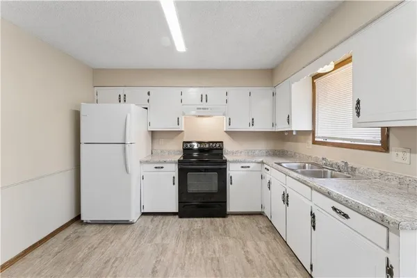 $300,000 | 113-115 Brookridge Drive, Harrisonville, MO 64701