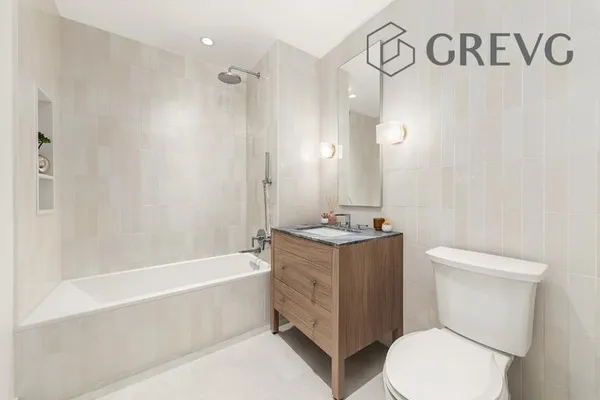$3,575 | 30-55 Vernon Boulevard, Unit 5N | Astoria