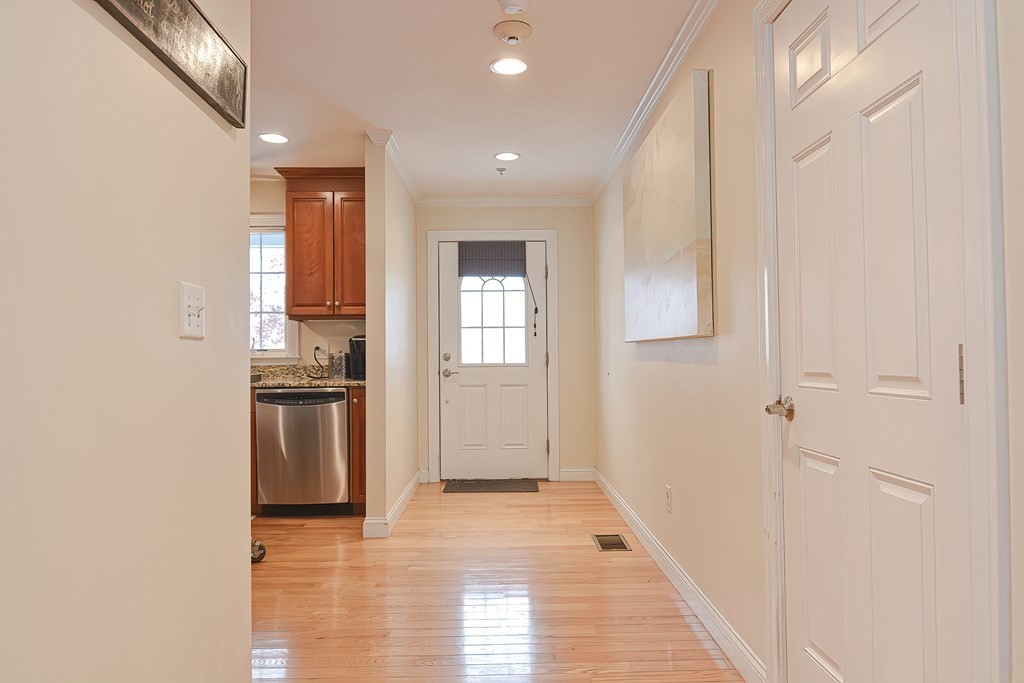 8 Dexter Road, Unit 8 Foxboro, MA 02035 - Photo 5 of 42 Gallery Image 5