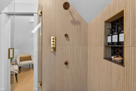 $850,000 | 3642 North Sawyer Avenue, Chicago, IL 60618