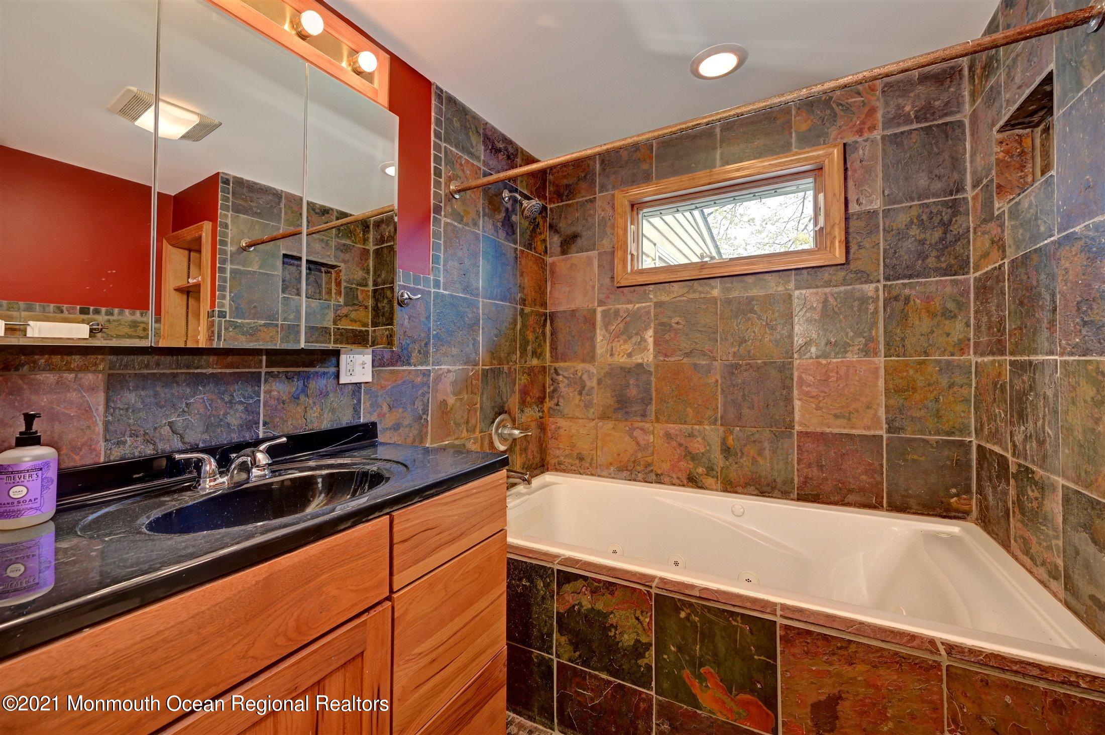 211 Milford Road Neptune Township, NJ 07753 - Photo 16 of 32 16-Full Bath