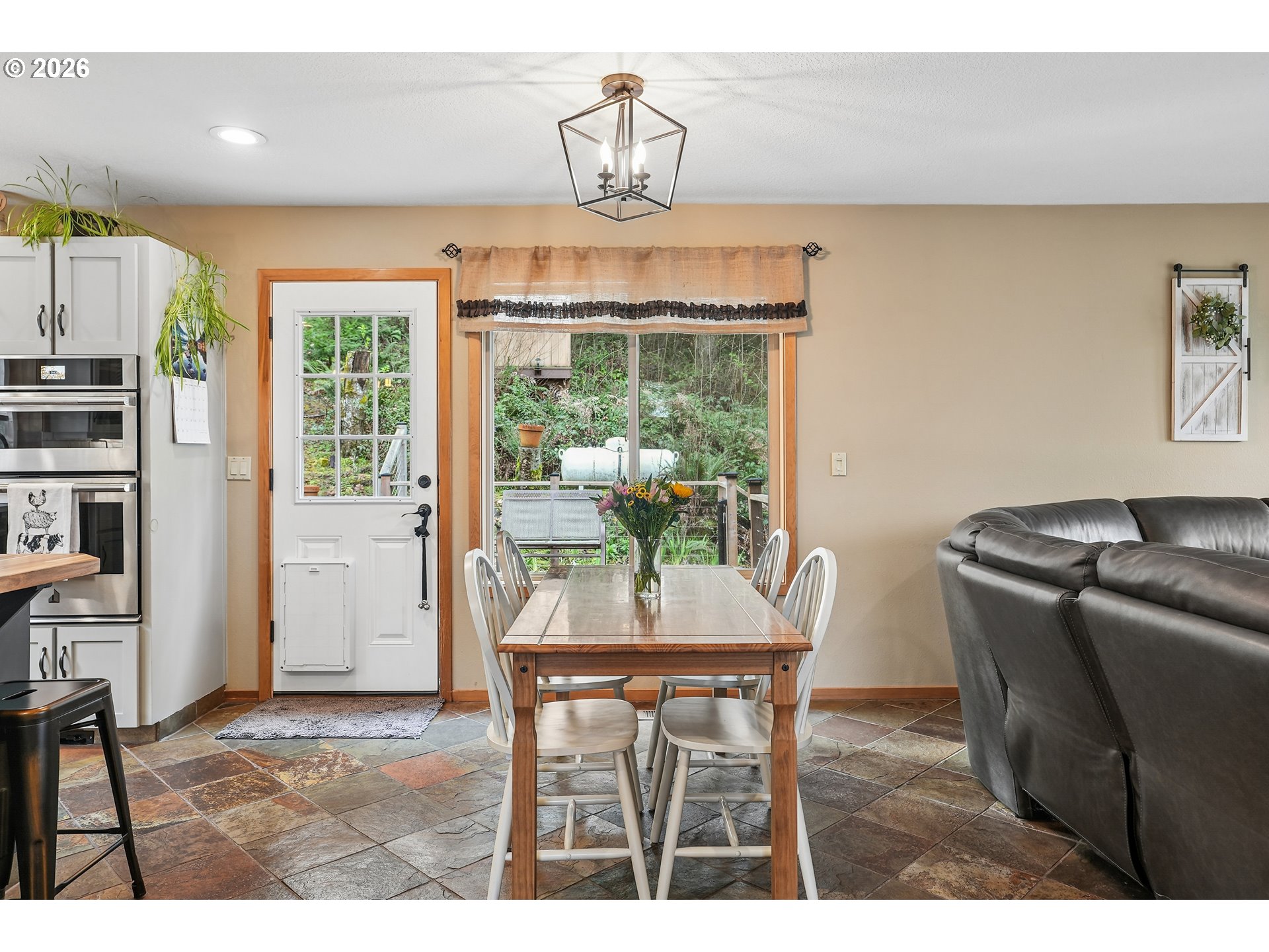 16490 South Bradley Road Oregon City, OR 97045 - Photo 11 of 47 Dining Area