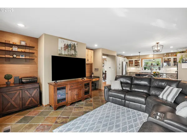 $835,000 | 16490 South Bradley Road, Oregon City, OR 97045