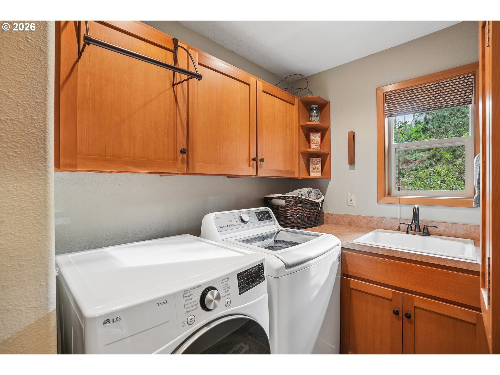 16490 South Bradley Road Oregon City, OR 97045 - Photo 24 of 47 Laundry