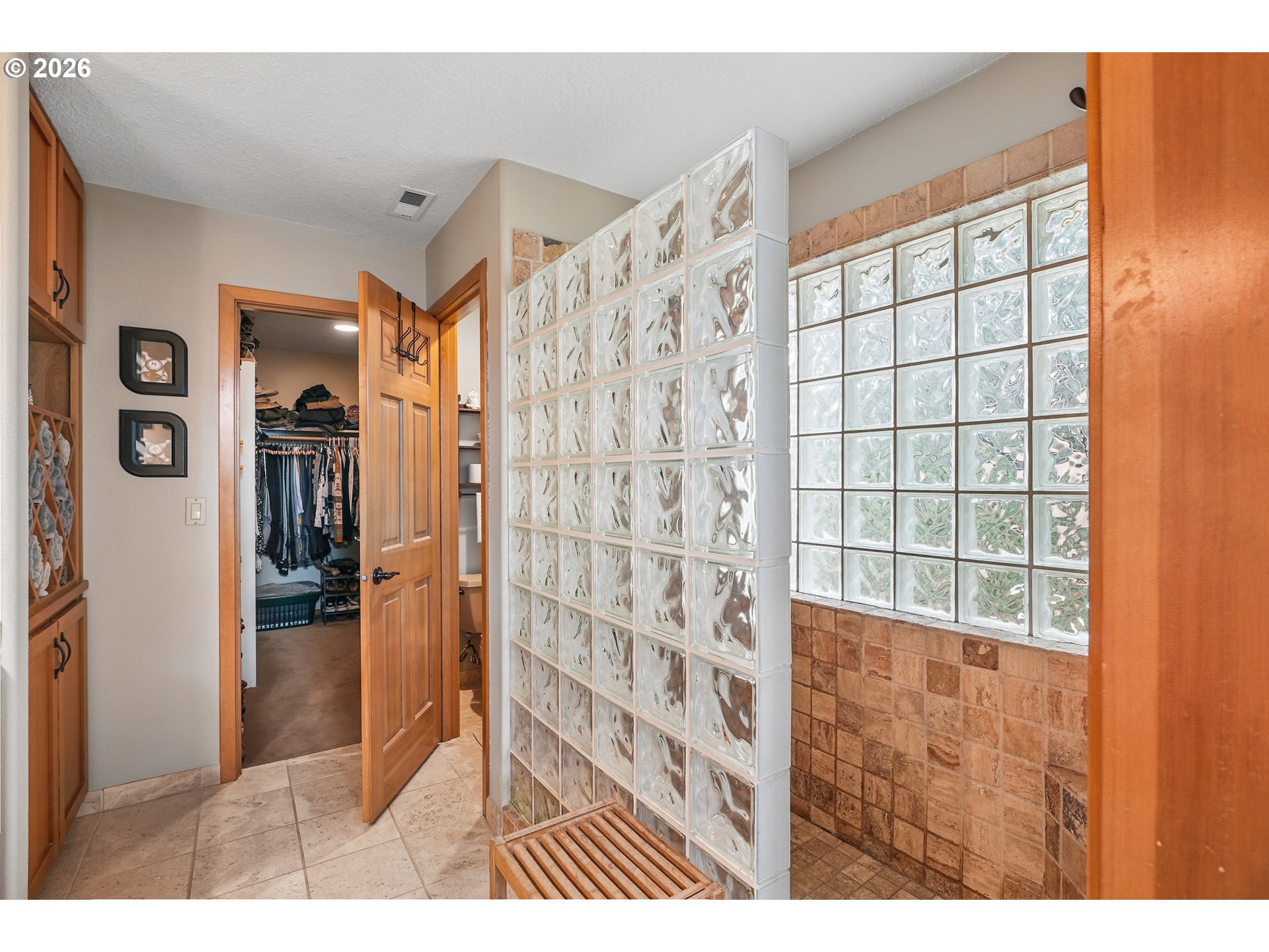 16490 South Bradley Road Oregon City, OR 97045 - Photo 31 of 47 En Suite Bathroom