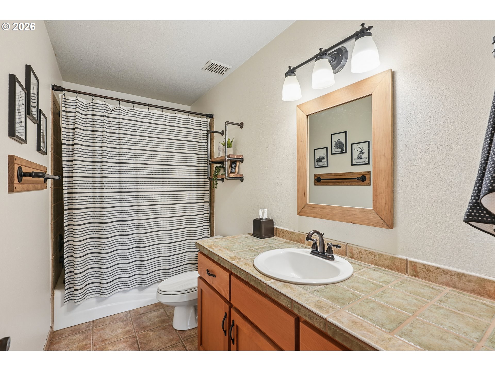 16490 South Bradley Road Oregon City, OR 97045 - Photo 35 of 47 Bathroom