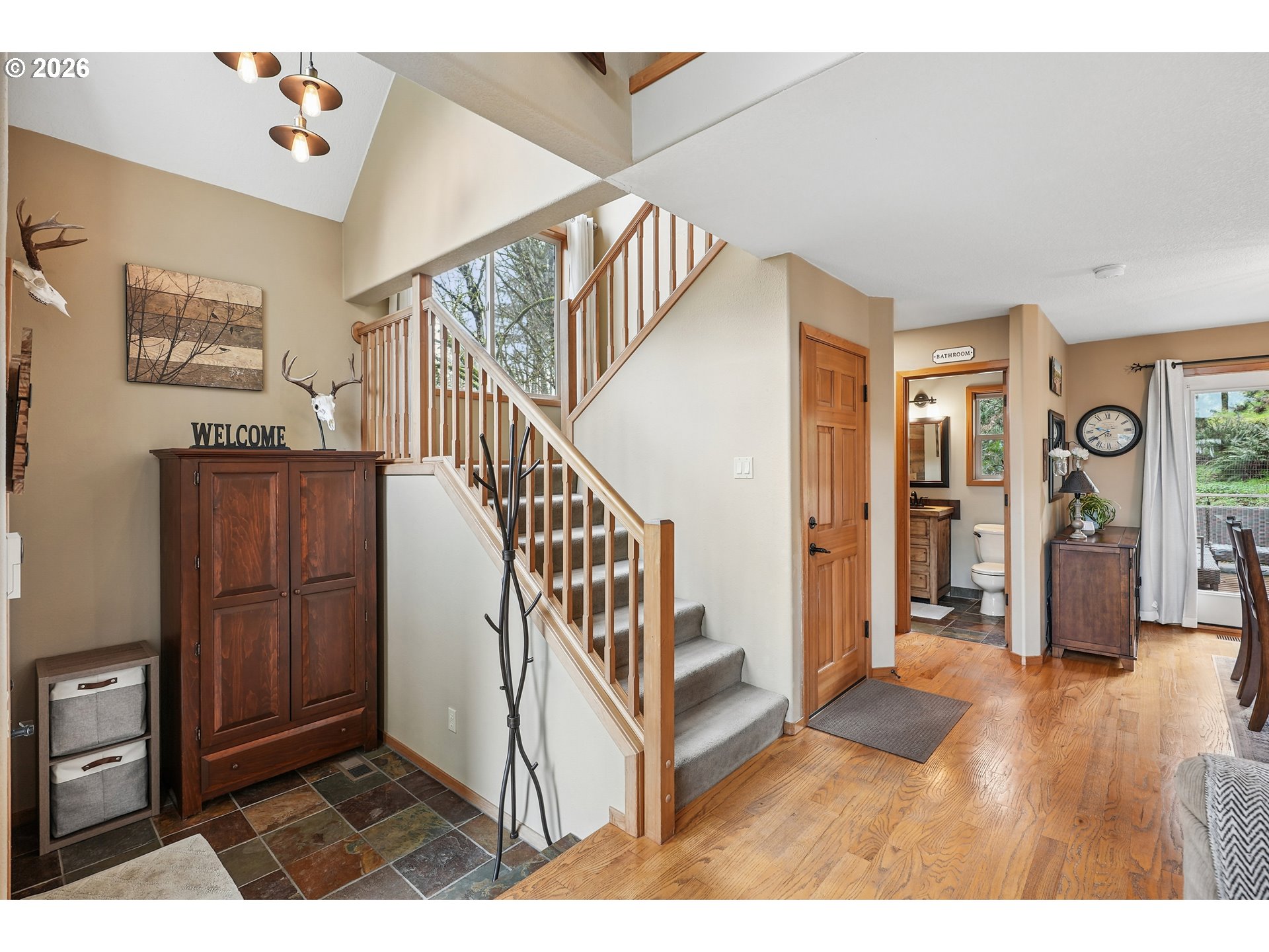 16490 South Bradley Road Oregon City, OR 97045 - Photo 4 of 47 Entrance/Foyer