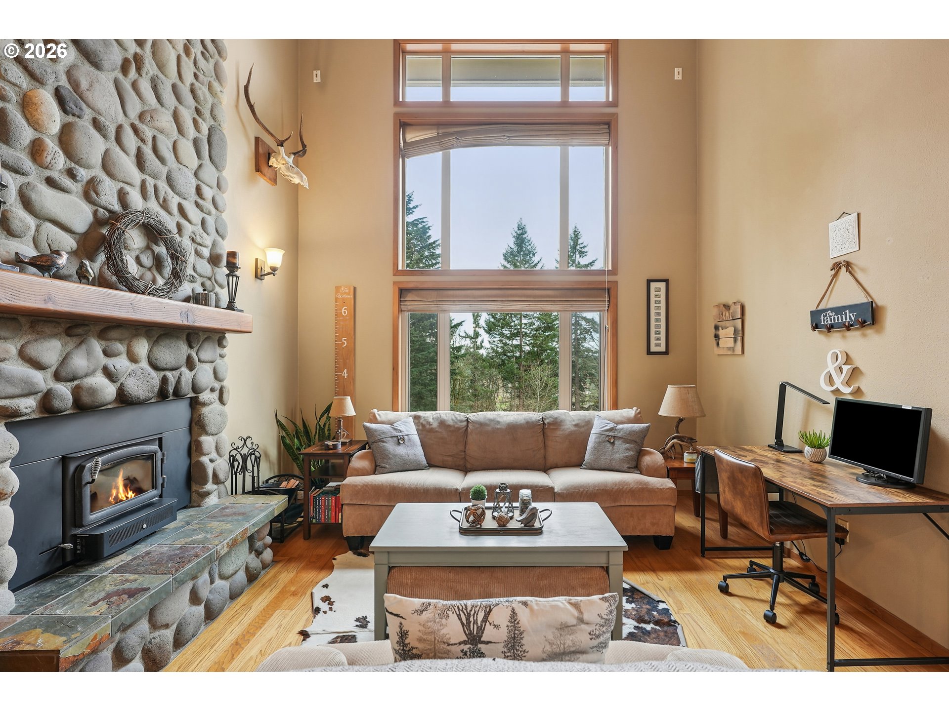16490 South Bradley Road Oregon City, OR 97045 - Photo 9 of 47 Living Room