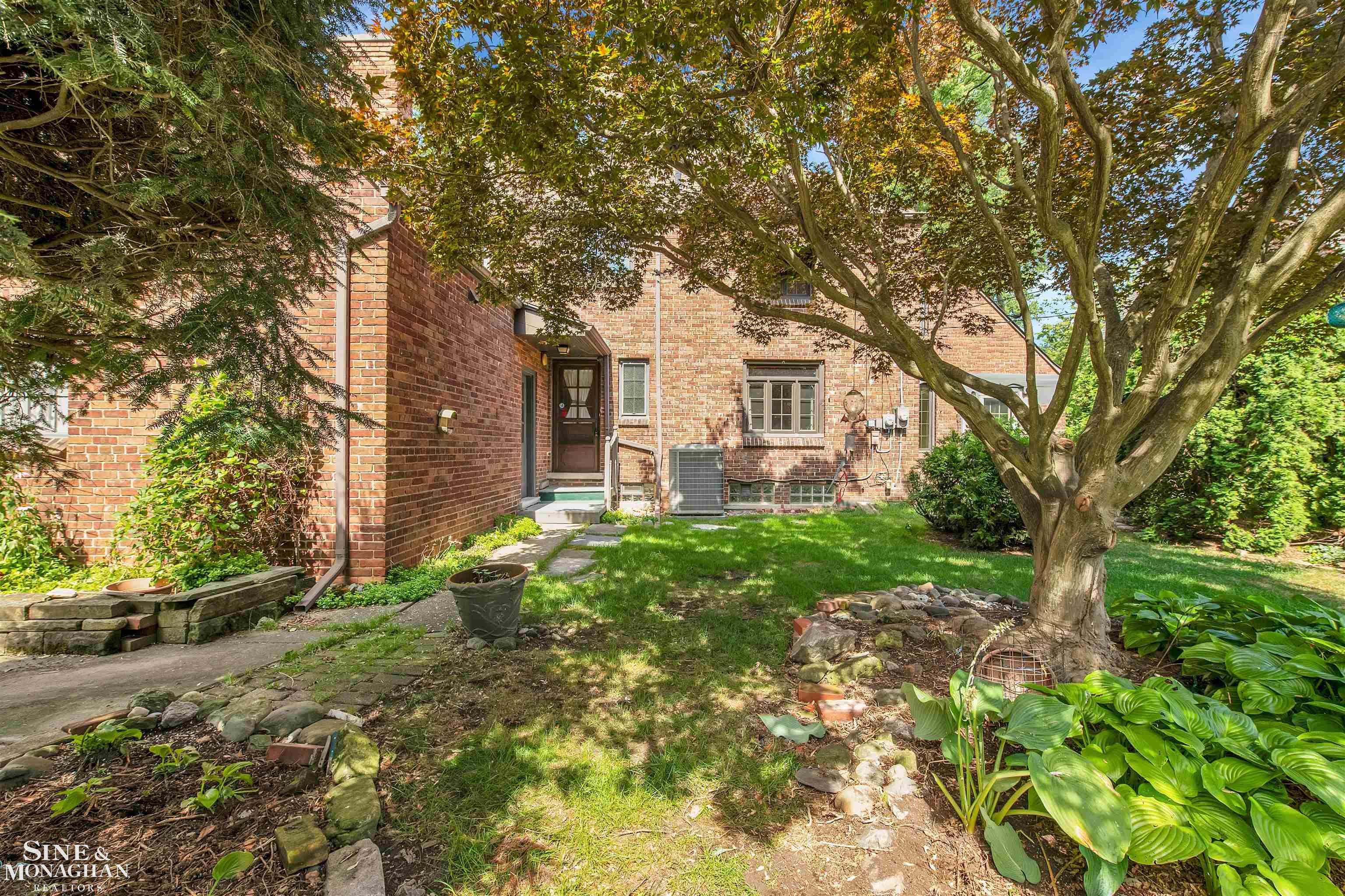 829 Trombley Road Grosse Pointe, MI 48230 - Photo 35 of 45 50149596-3bcbfa0e-3231-4344-b34b-f0cbfe30f019.JPG