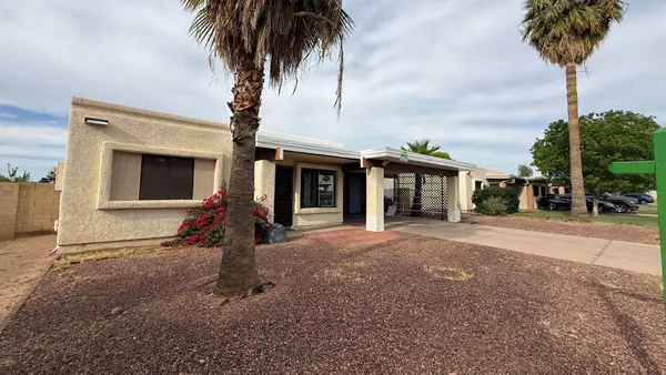 $2,200 | 2714 West Ellis Drive, Tempe, AZ 85282