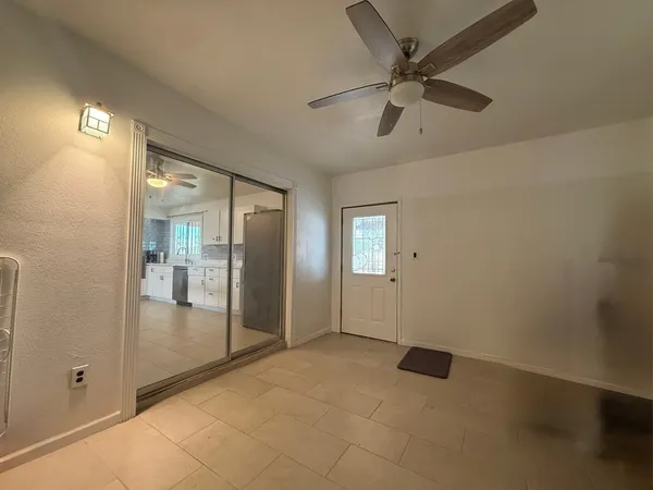 $2,200 | 2714 West Ellis Drive, Tempe, AZ 85282