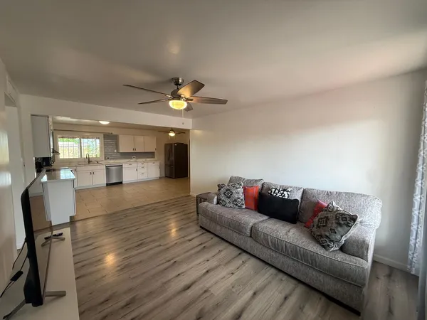 $2,200 | 2714 West Ellis Drive, Tempe, AZ 85282