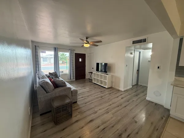 $2,200 | 2714 West Ellis Drive, Tempe, AZ 85282