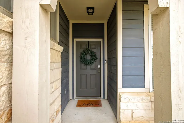 a view of an entryway of a house